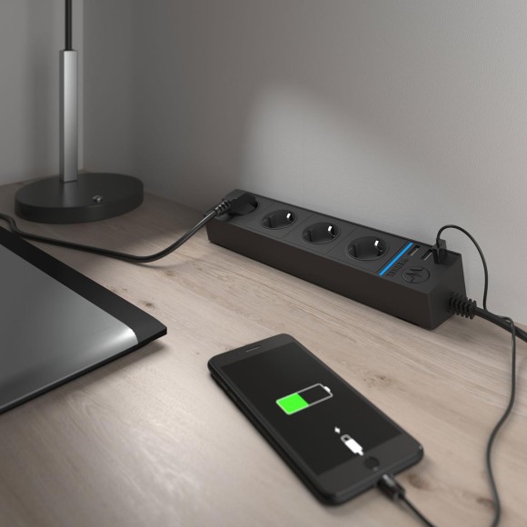 Розеточный блок 4-х местный + 3 USB черный Werkel WL20-04-03