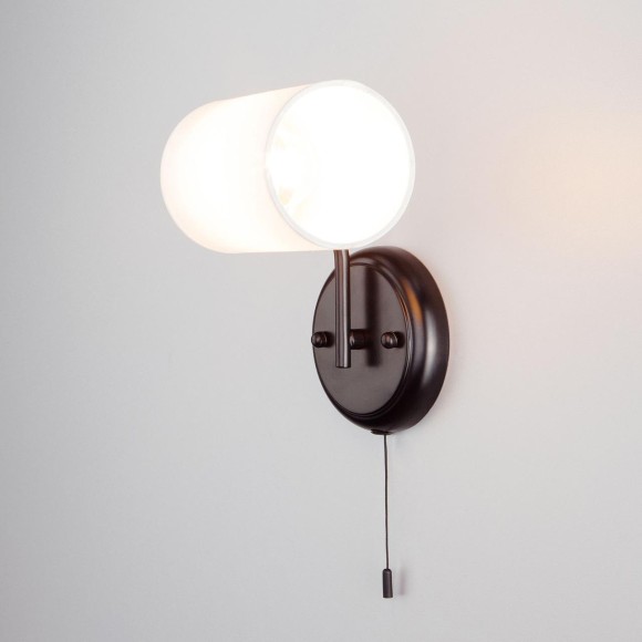 Бра в стиле лофт с поворотными рожками 70072/1 белый Бра в стиле лофт с поворотными рожками 70072/1 белый