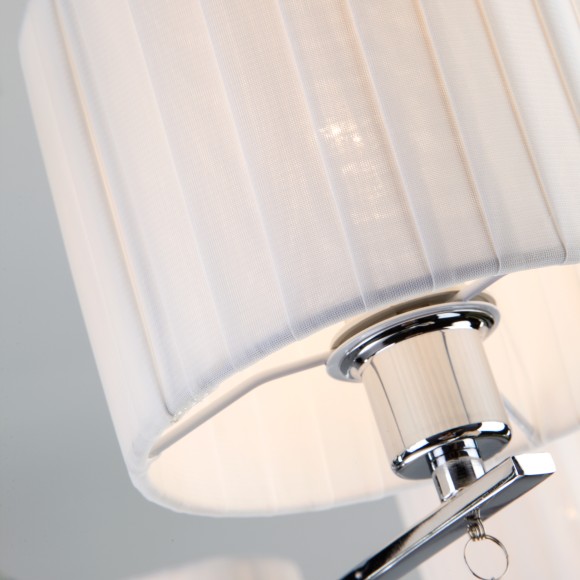 Подвесная люстра с с белыми абажурами 60095/8 хром Подвесная люстра с с белыми абажурами 60095/8 хром