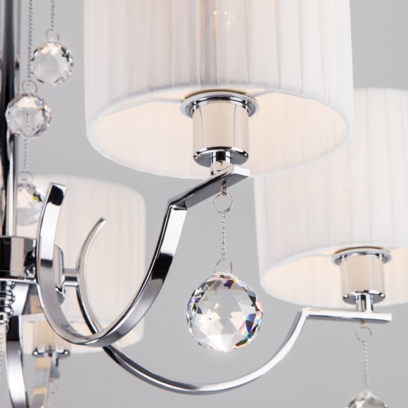 Люстра с белыми абажурами 60095/5 хром Люстра с белыми абажурами 60095/5 хром