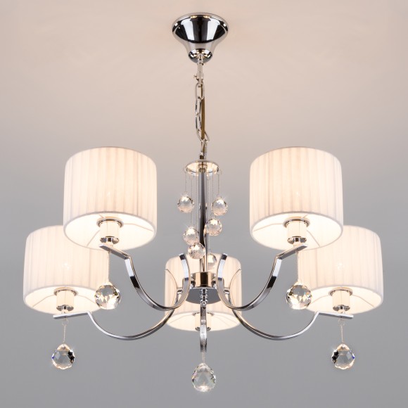 Люстра с белыми абажурами 60095/5 хром Люстра с белыми абажурами 60095/5 хром